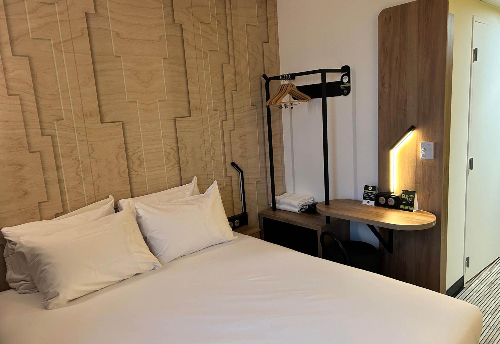 B&B Hotel Cergy Saint-Christophe Gare Buitenkant foto